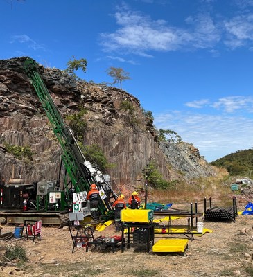 Figure 1: Diamond Drill Rig on La Escarcha Gold Mine (CNW Group/Mantaro Precious Metals Corp.)